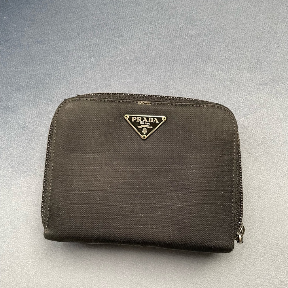 Vintage PRADA black wallet with zipper and card slots